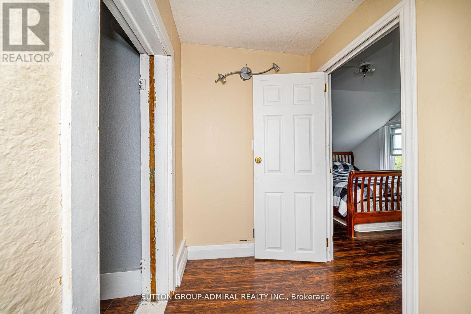 1662 Penley Road Property Photo 24