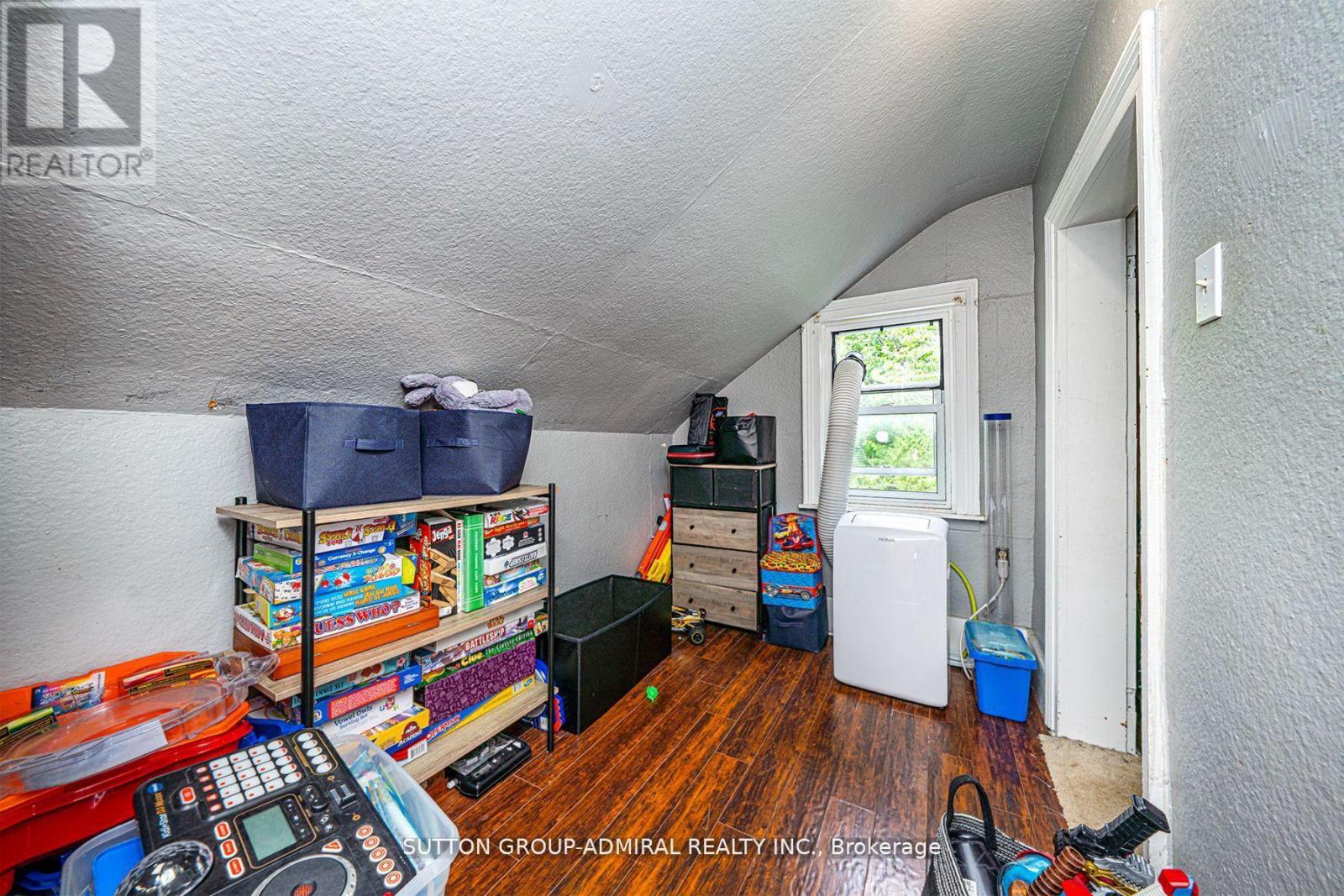 1662 Penley Road Property Photo 27