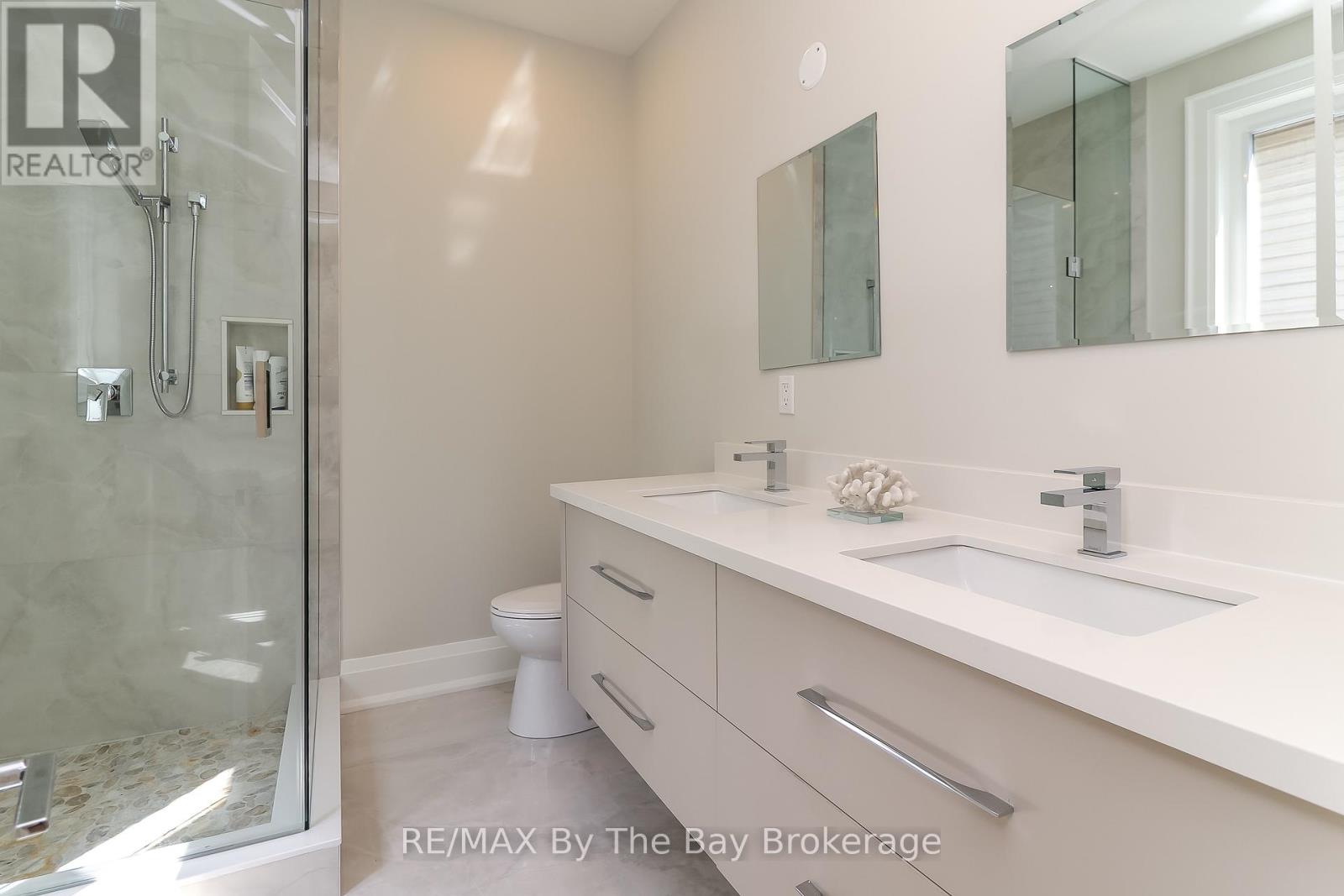 35 48th Street N Property Photo 7