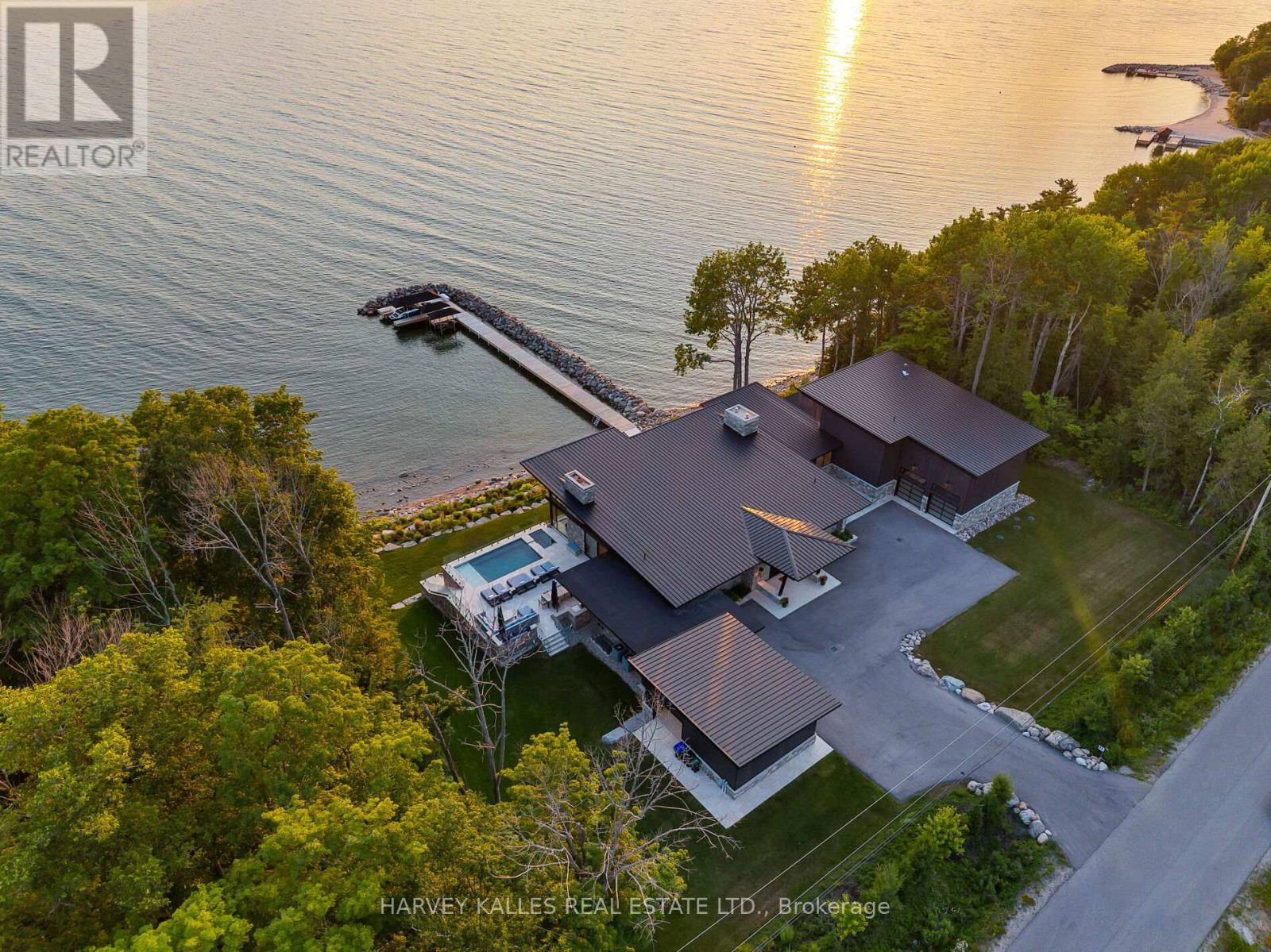 240 Silver Birch Drive Property Photo 4