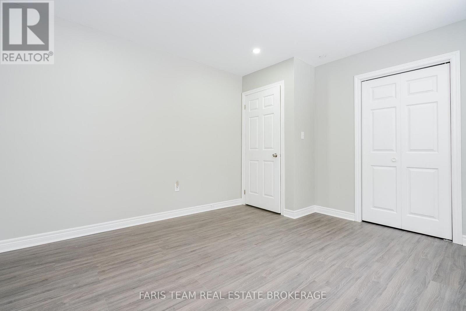3554 John Street Property Photo 17