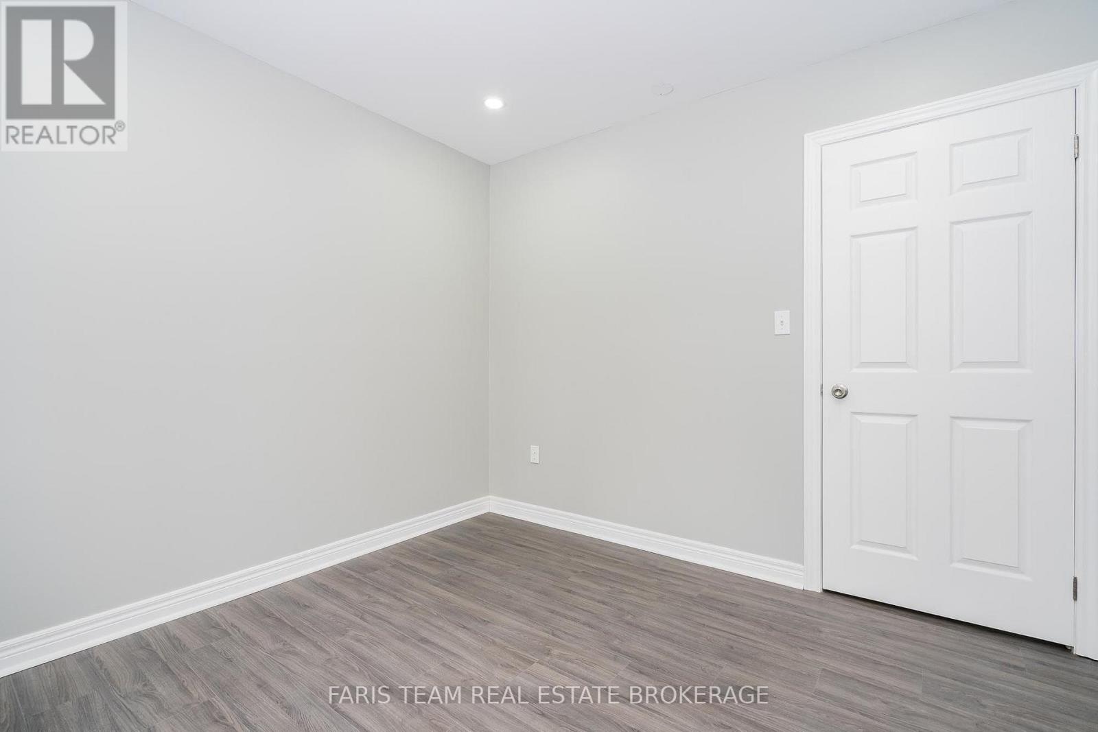 3554 John Street Property Photo 22