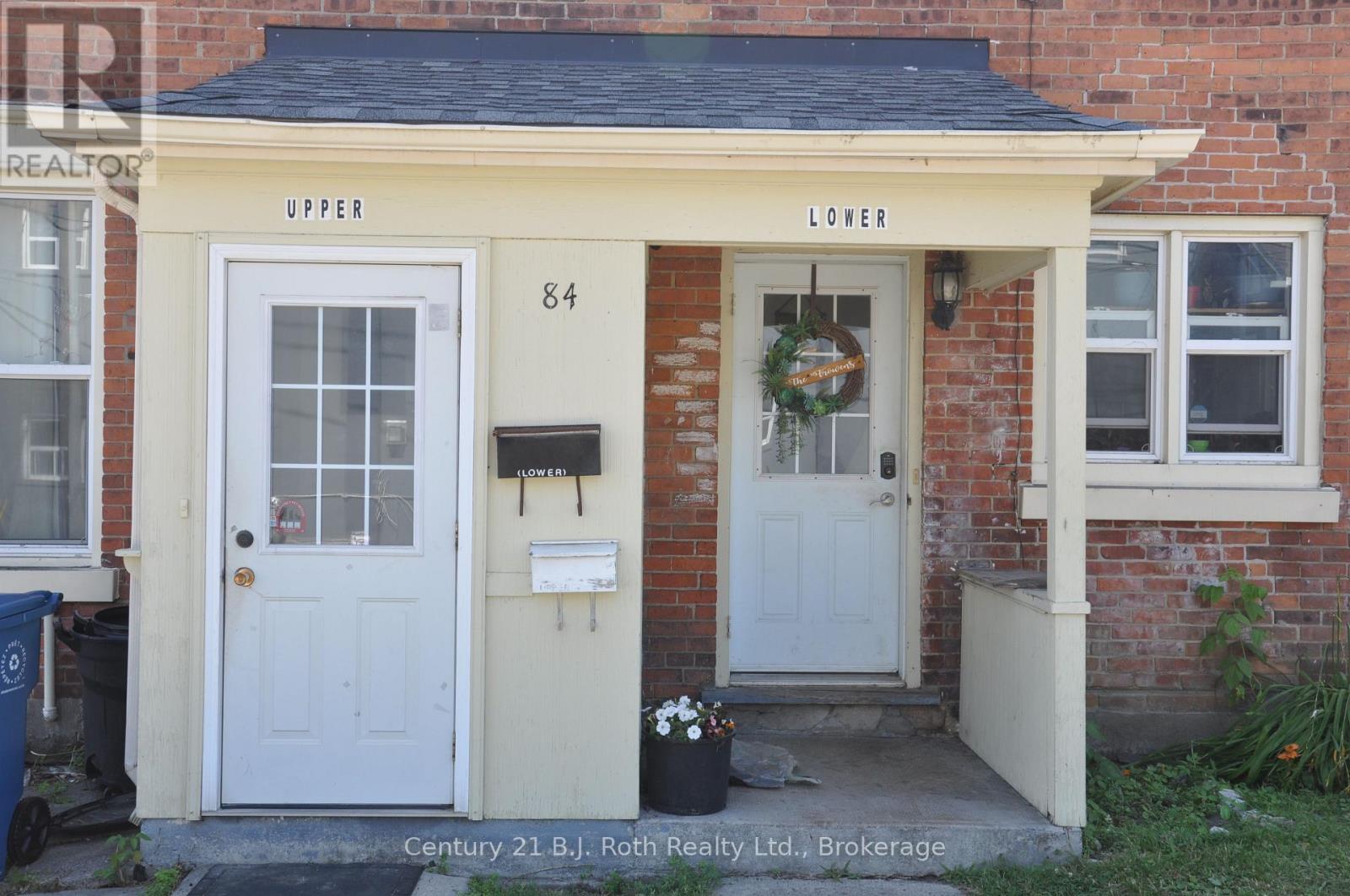 84 Mississaga Street W Property Photo 6