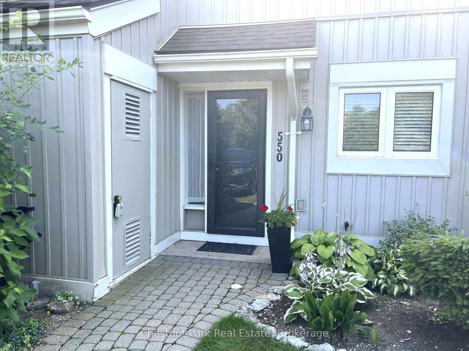 550 OXBOW CRESCENT Property Photo 1