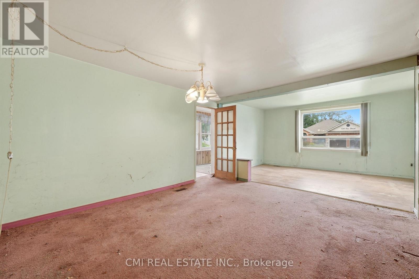 117 Fox Street Property Photo 10