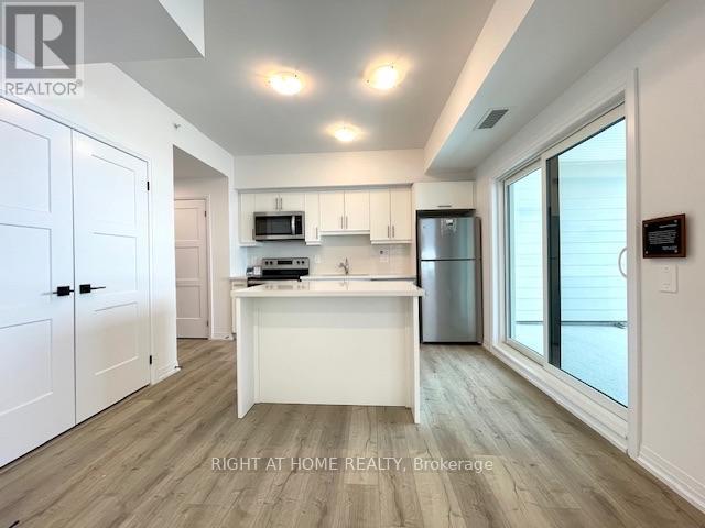 102 - 15 KNEESHAW DRIVE