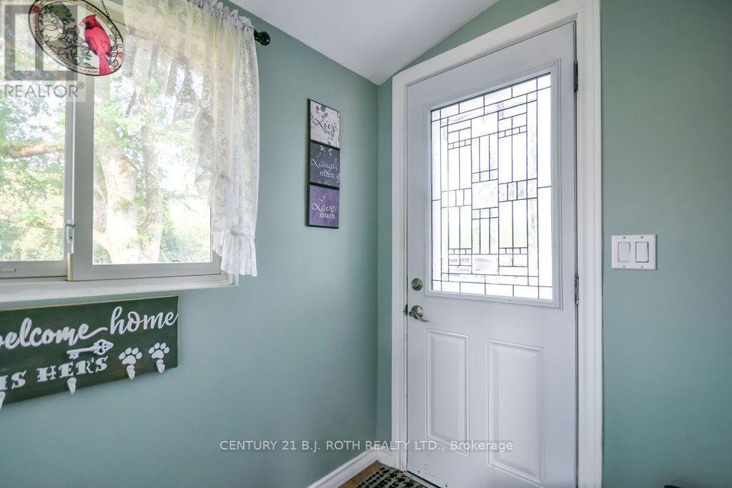 412 Couchiching Point Road Property Photo 4