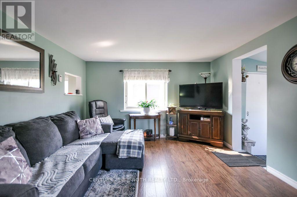 412 Couchiching Point Road Property Photo 6