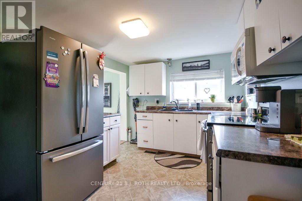 412 Couchiching Point Road Property Photo 8