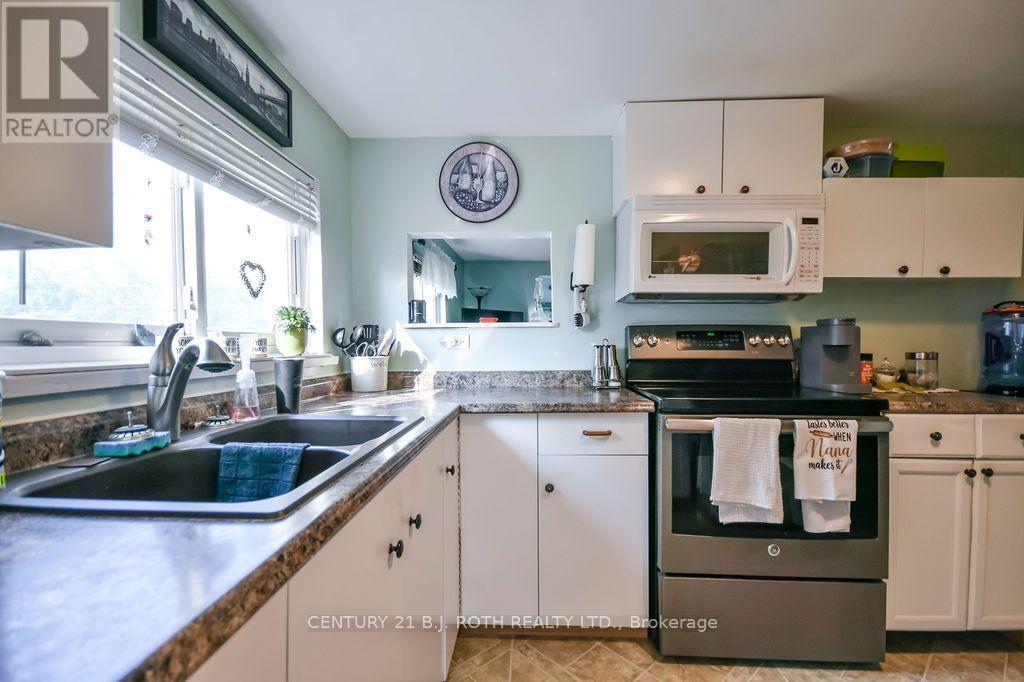 412 Couchiching Point Road Property Photo 10