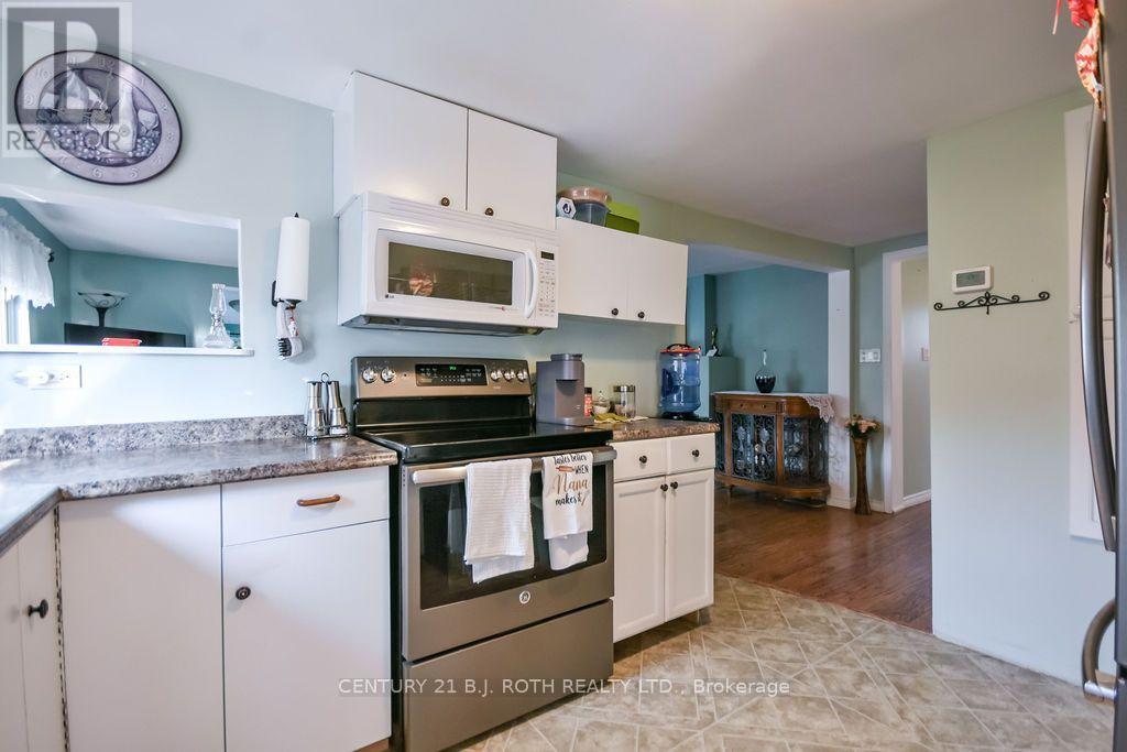 412 Couchiching Point Road Property Photo 11