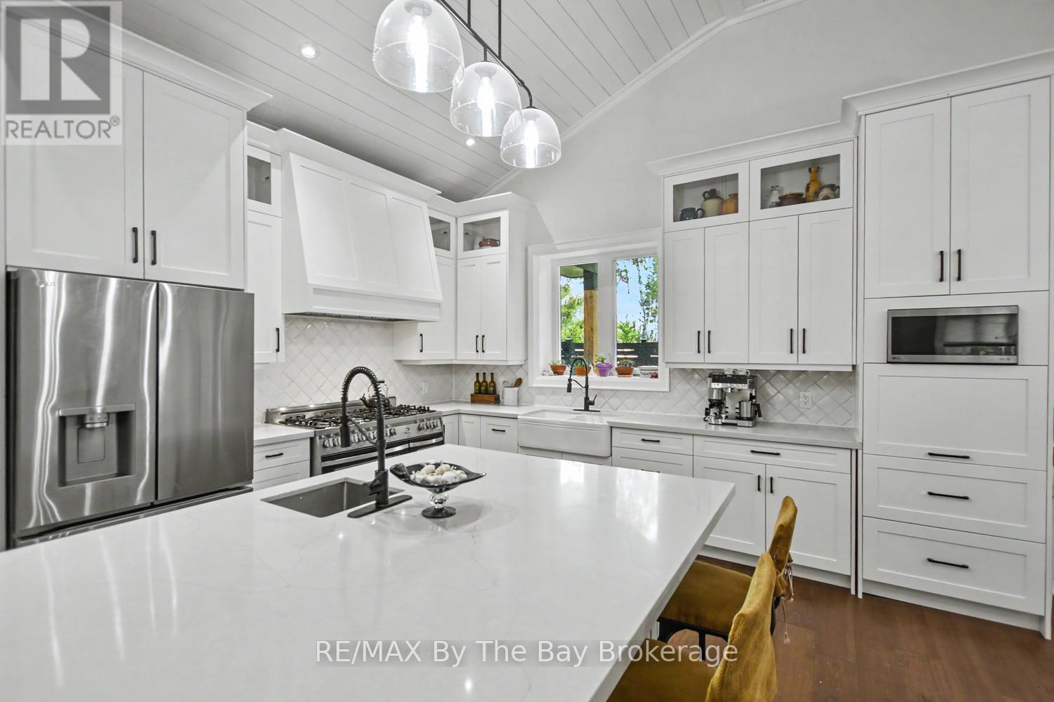 208 Thomas Street Property Photo 2