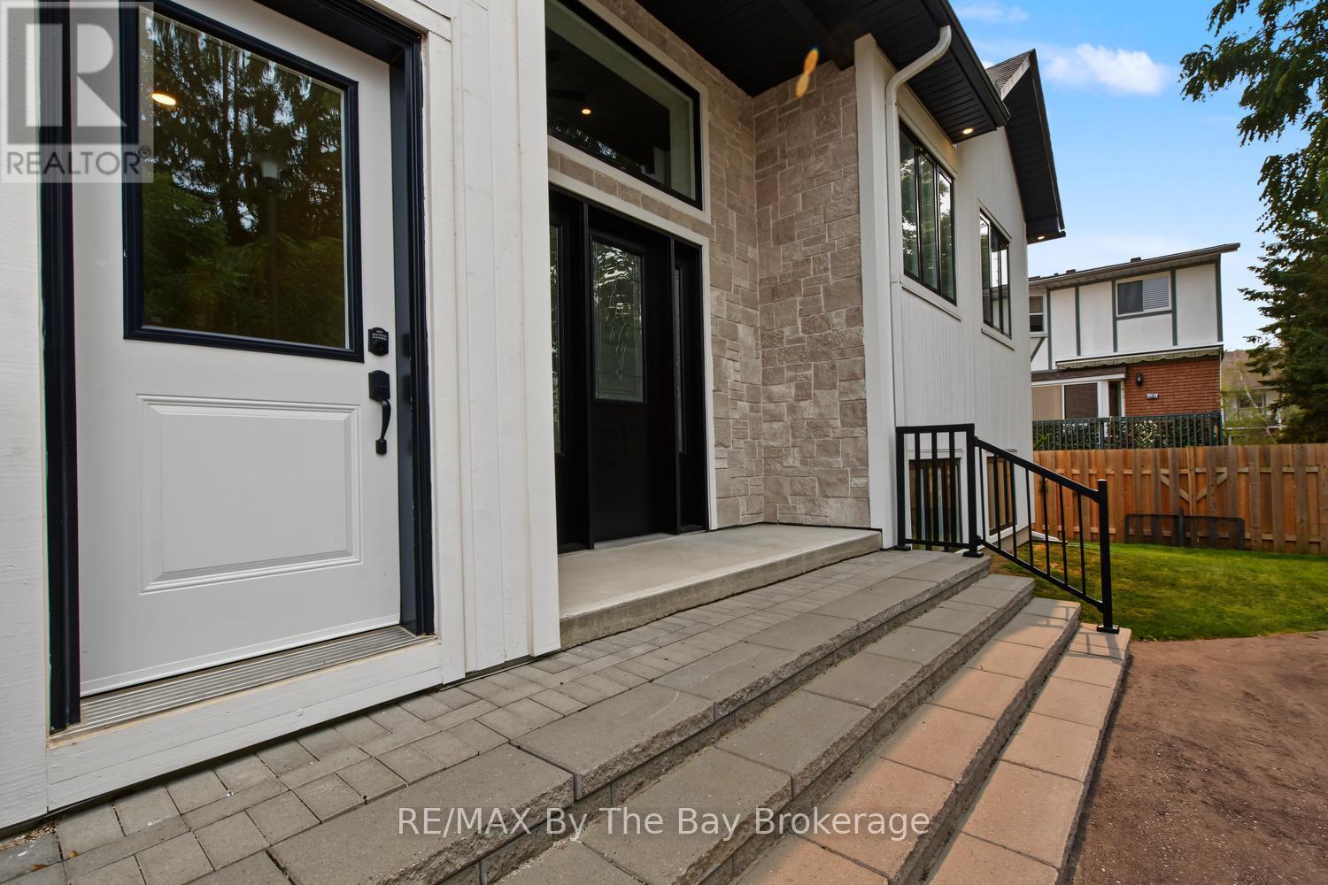 208 Thomas Street Property Photo 5