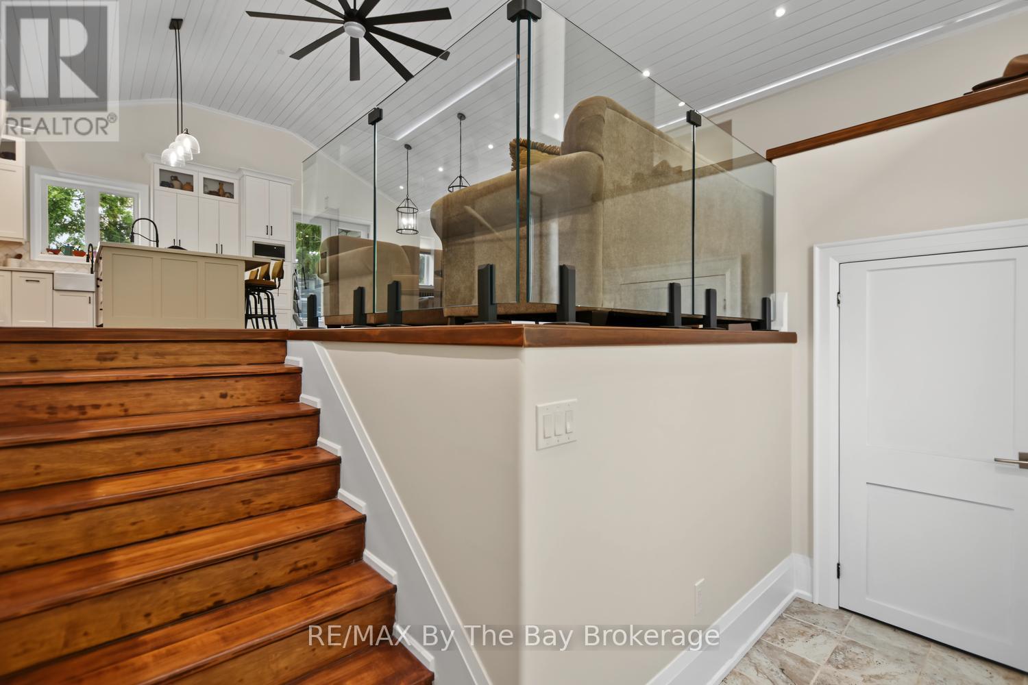 208 Thomas Street Property Photo 9