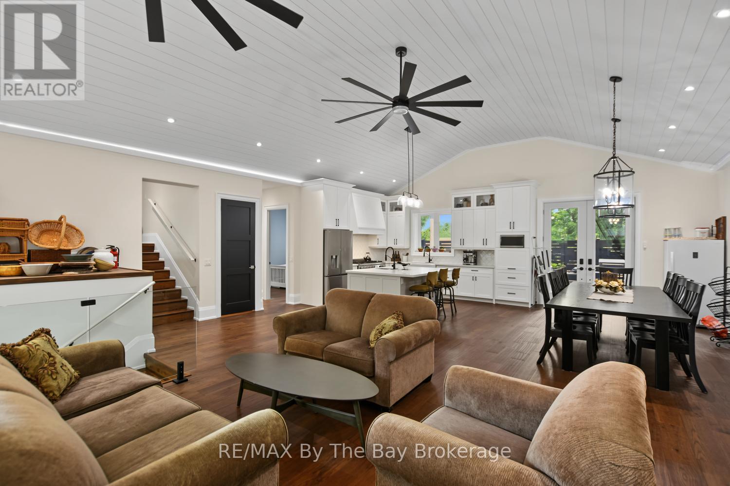208 Thomas Street Property Photo 12
