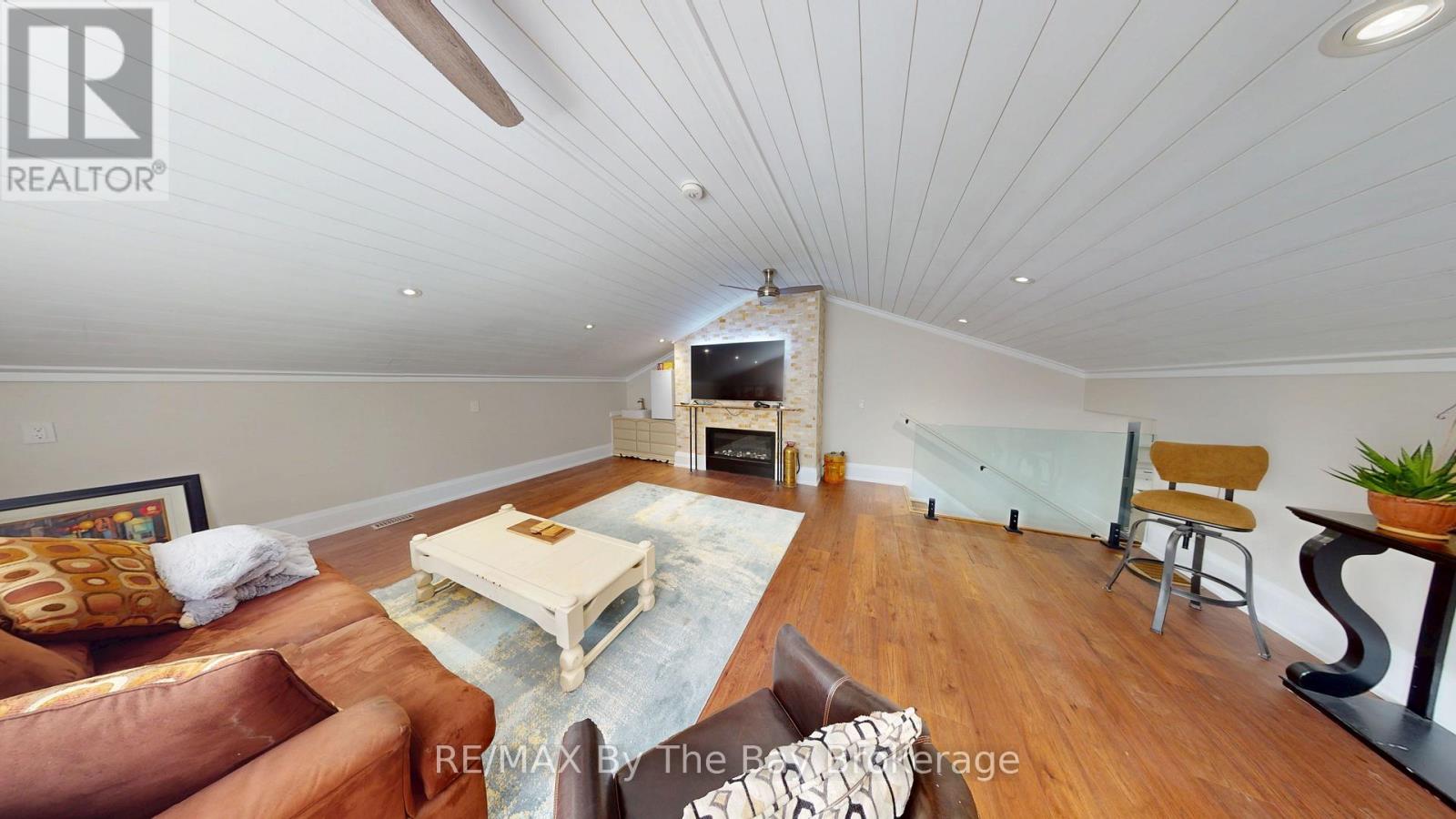 208 Thomas Street Property Photo 24