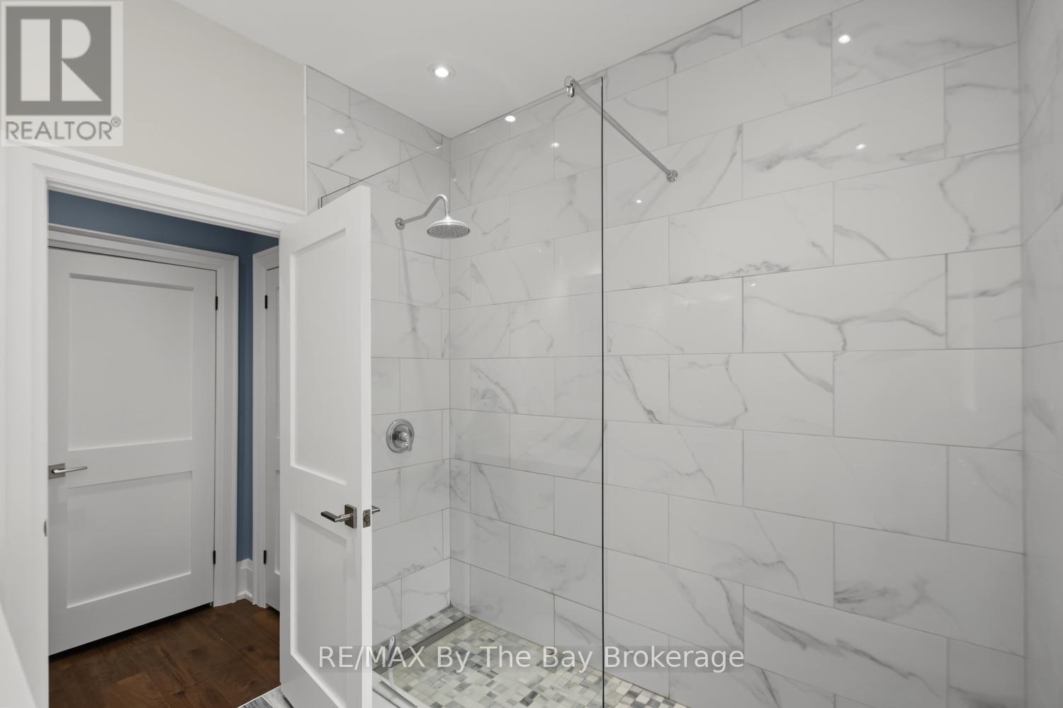 208 Thomas Street Property Photo 29