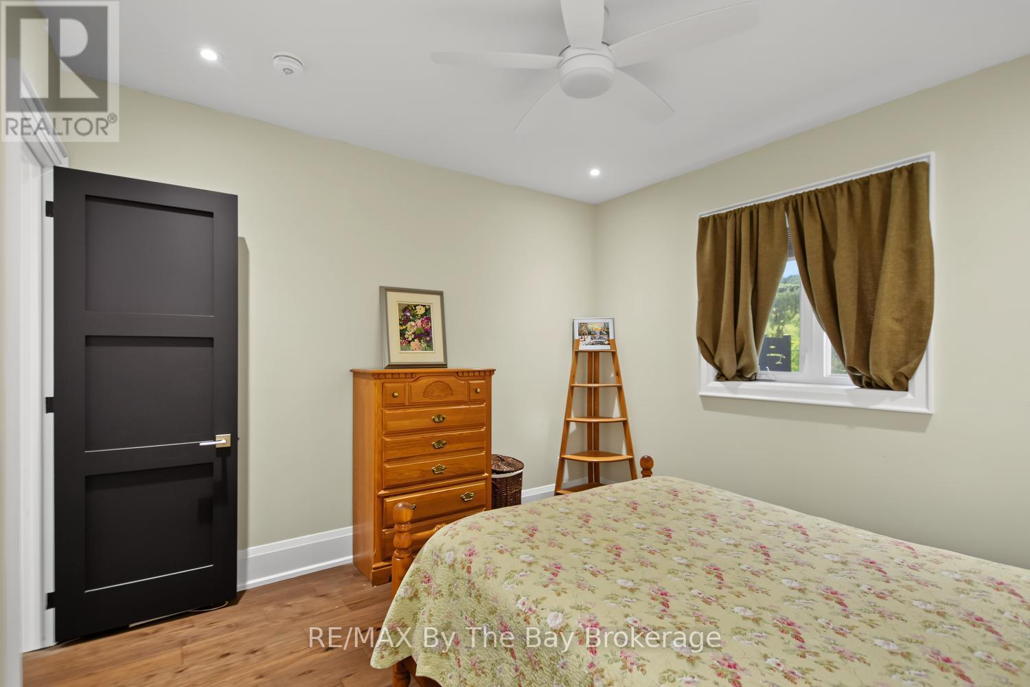 208 Thomas Street Property Photo 32