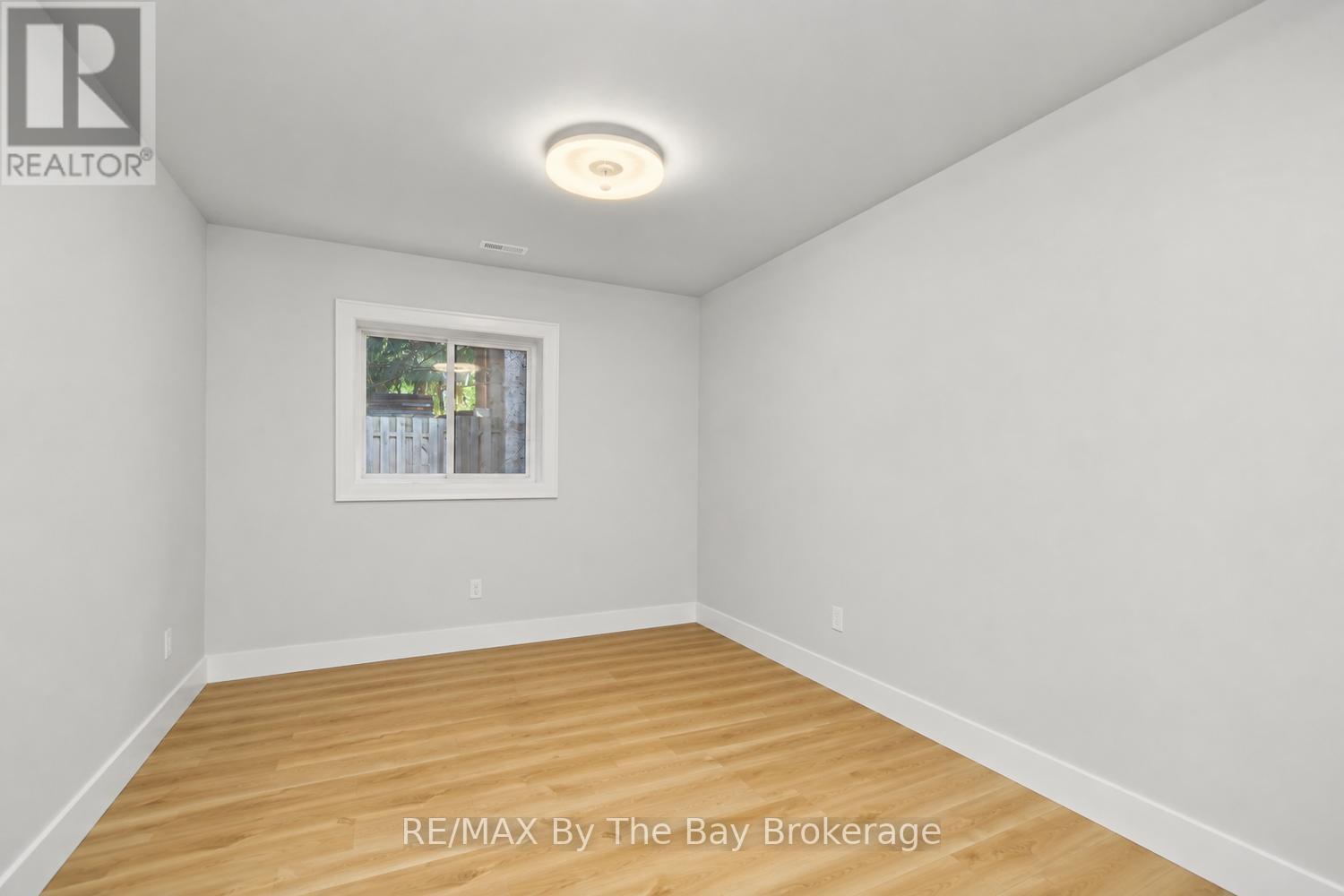 208 Thomas Street Property Photo 38