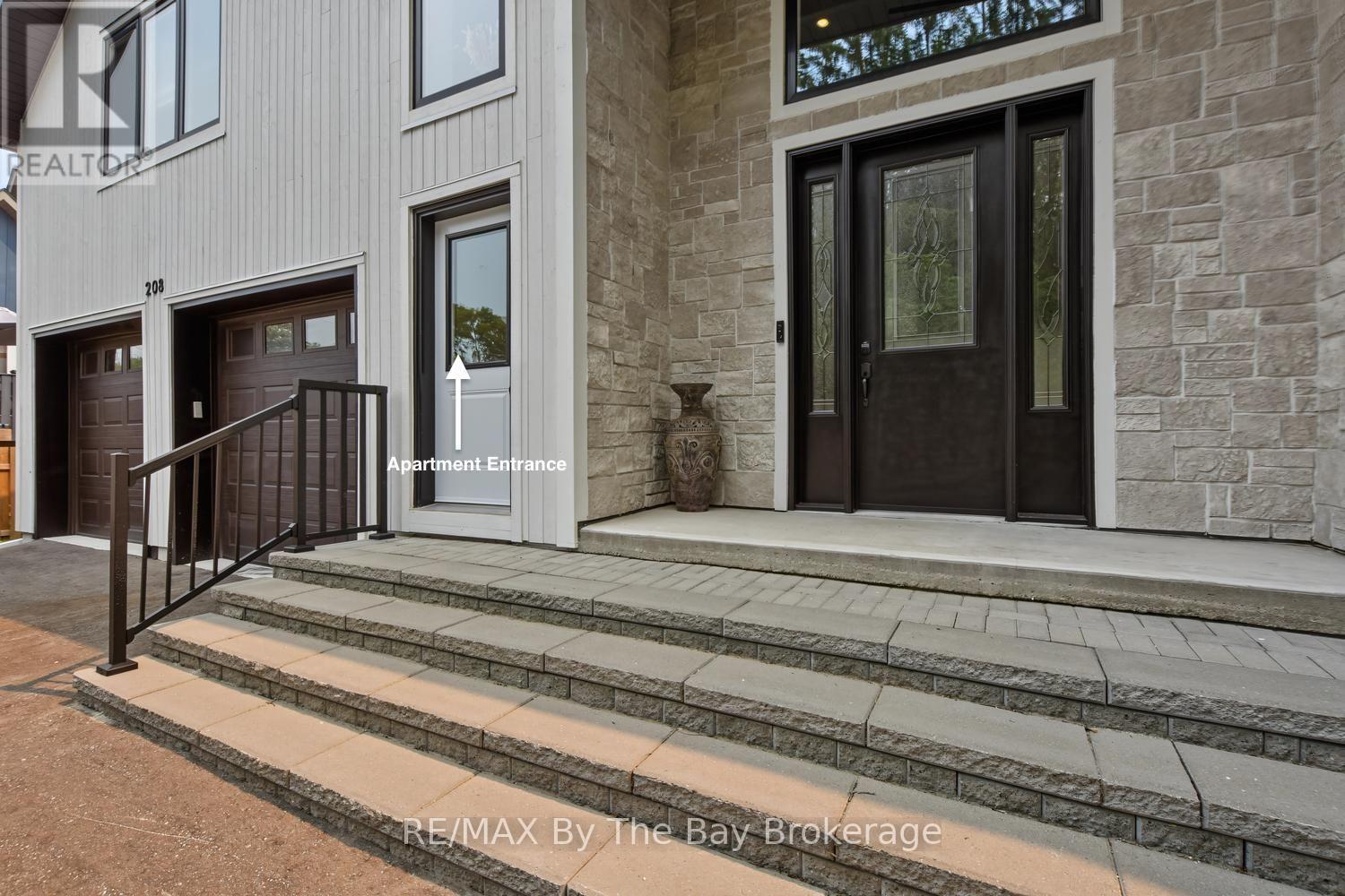 208 Thomas Street Property Photo 40