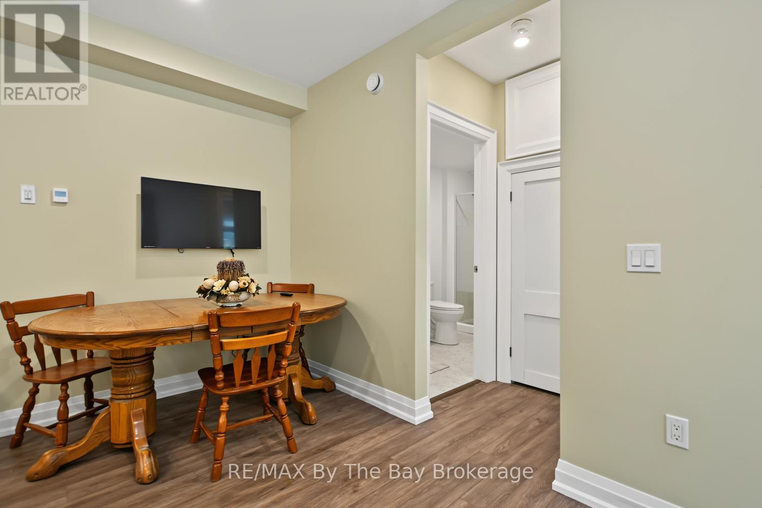 208 Thomas Street Property Photo 44