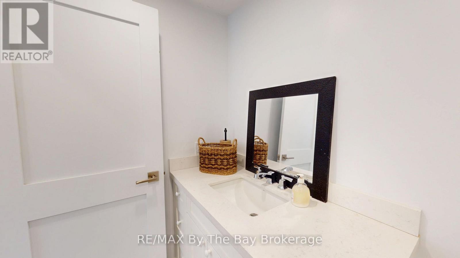 208 Thomas Street Property Photo 46