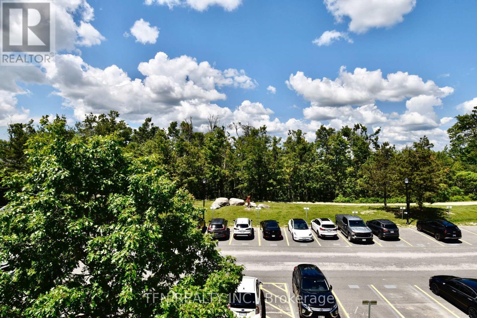 2498 - 90 HIGHLAND DRIVE Property Photo 1