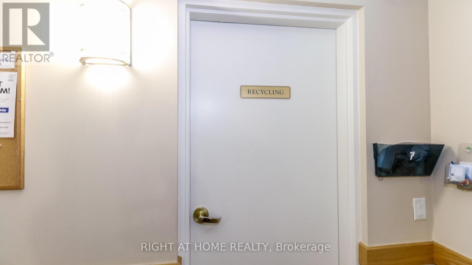 404 - 94 Dean Avenue Property Photo 8