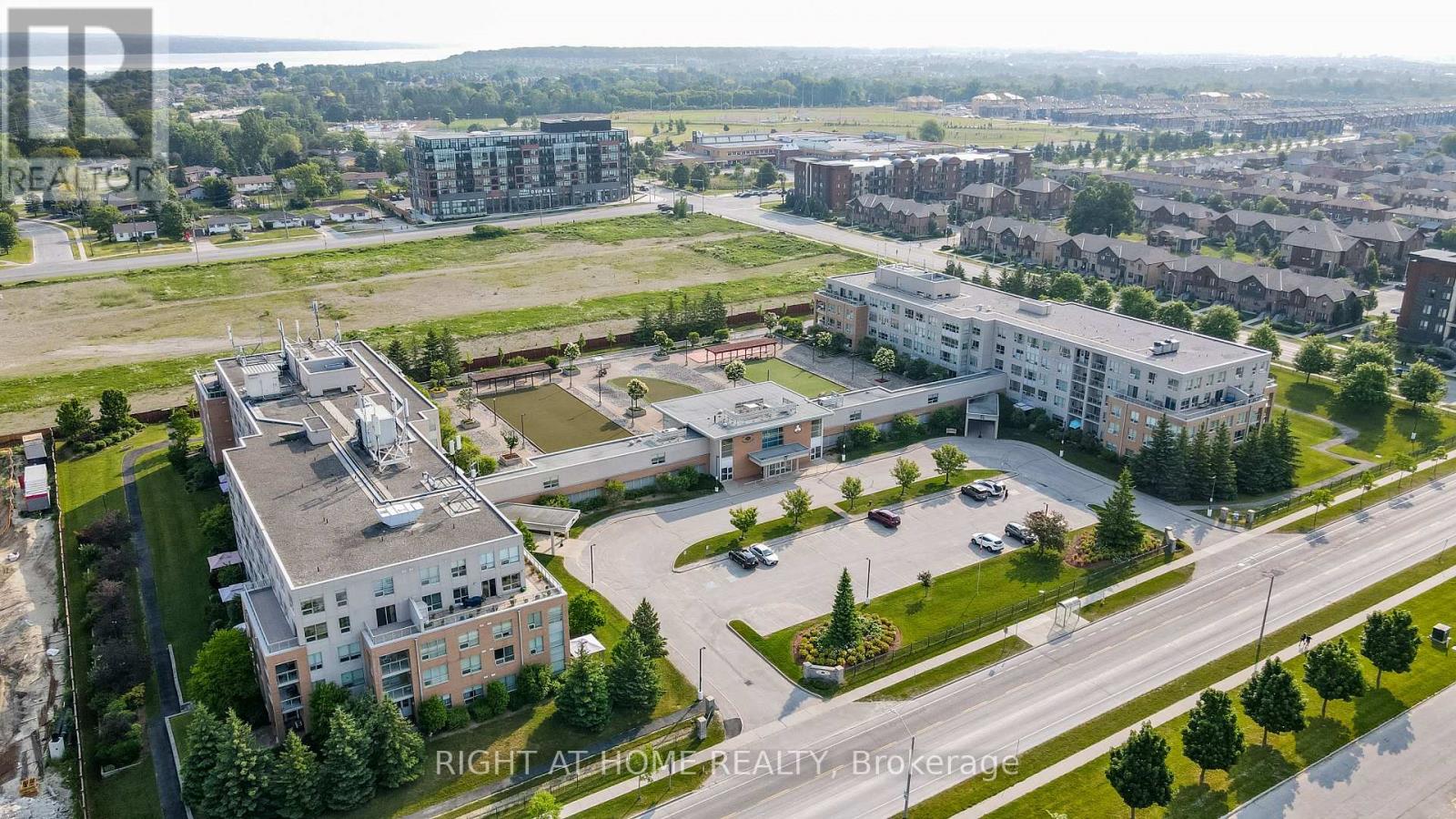 404 - 94 Dean Avenue Property Photo 18