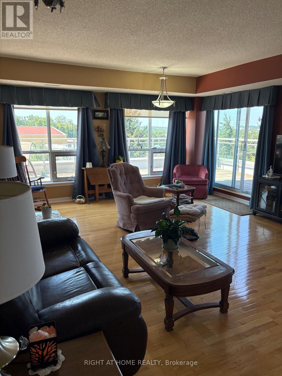 404 - 94 Dean Avenue Property Photo 37