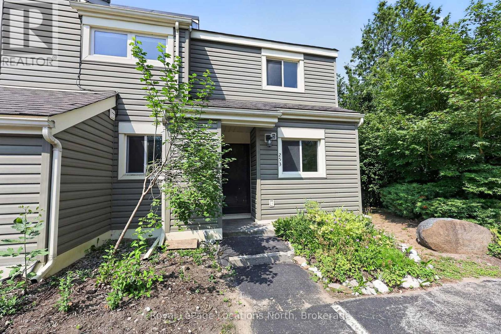 253 - 13 Harbour Street W Property Photo 2