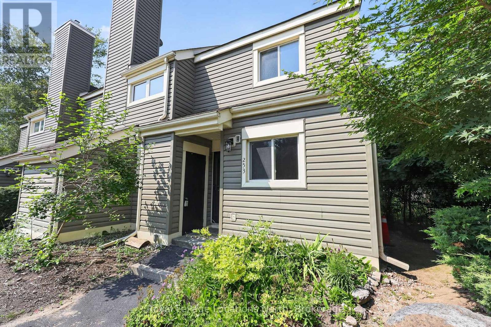 253 - 13 Harbour Street W Property Photo 3
