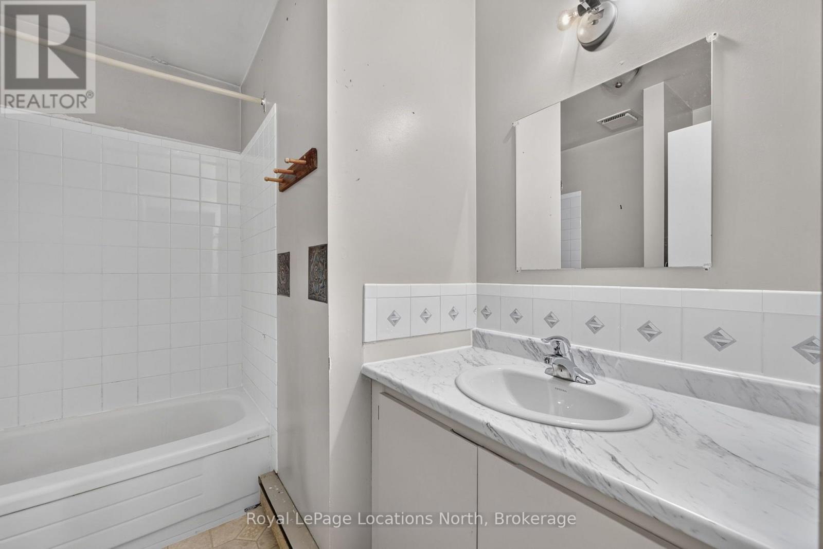 253 - 13 Harbour Street W Property Photo 24
