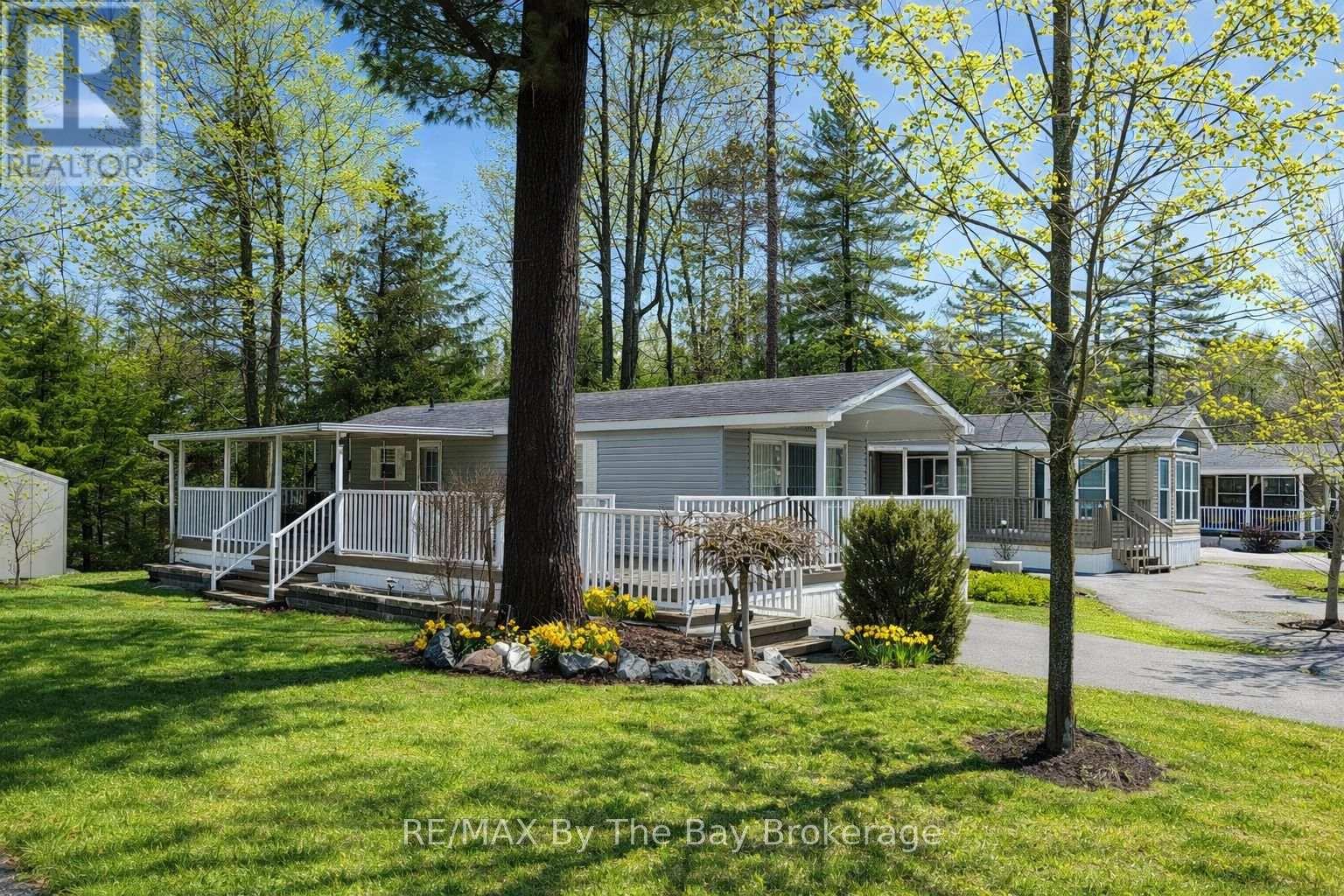 32 Temagami Trail Property Photo 1
