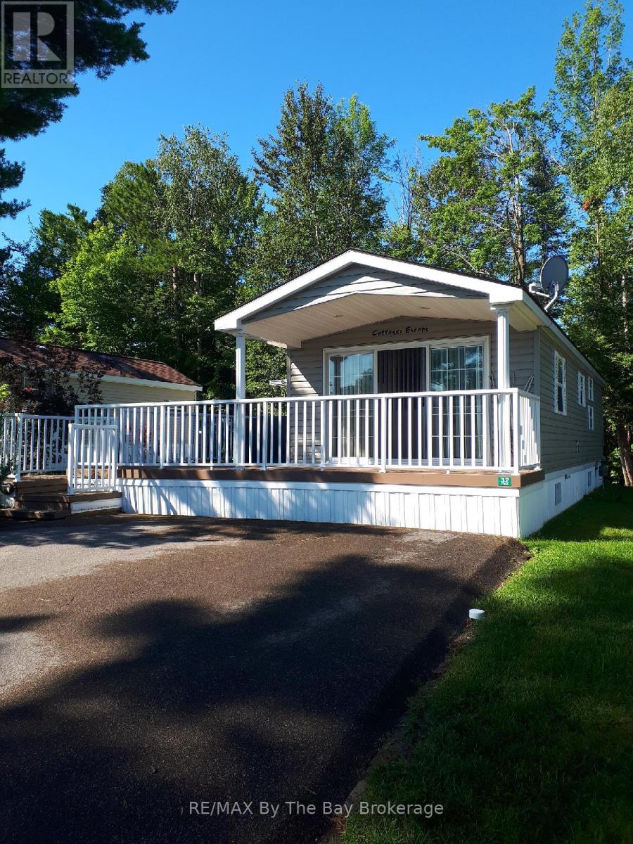 32 Temagami Trail Property Photo 5