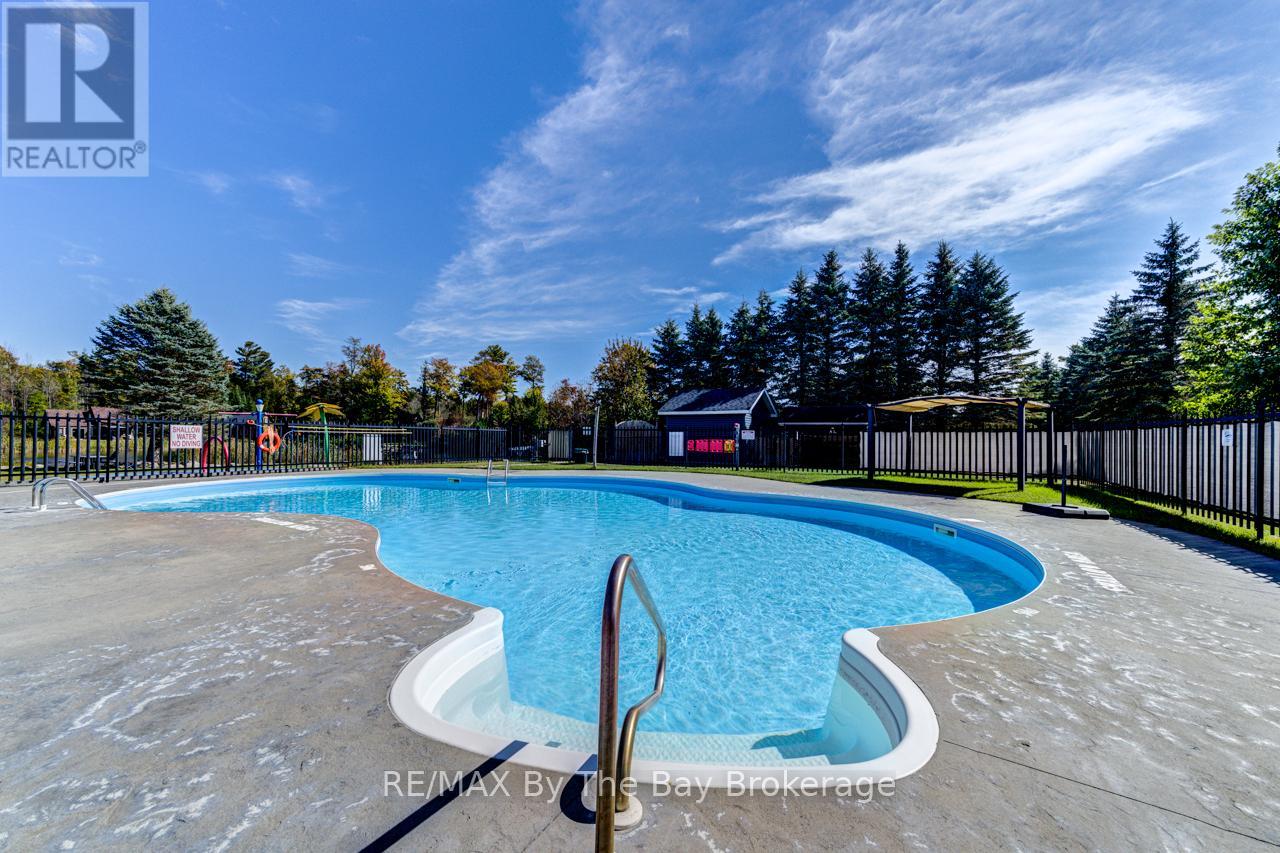 32 Temagami Trail Property Photo 7
