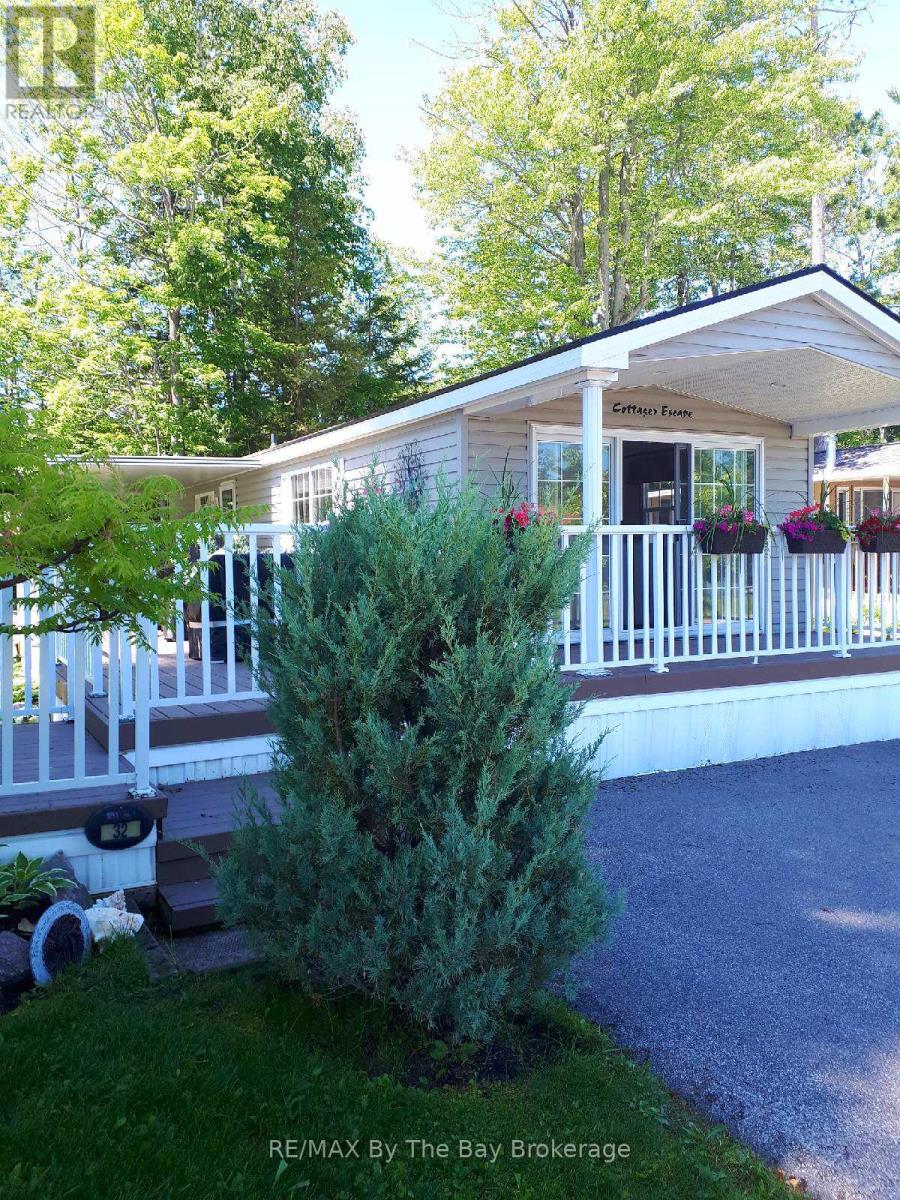 32 Temagami Trail Property Photo 10