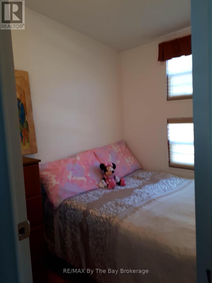 32 Temagami Trail Property Photo 12