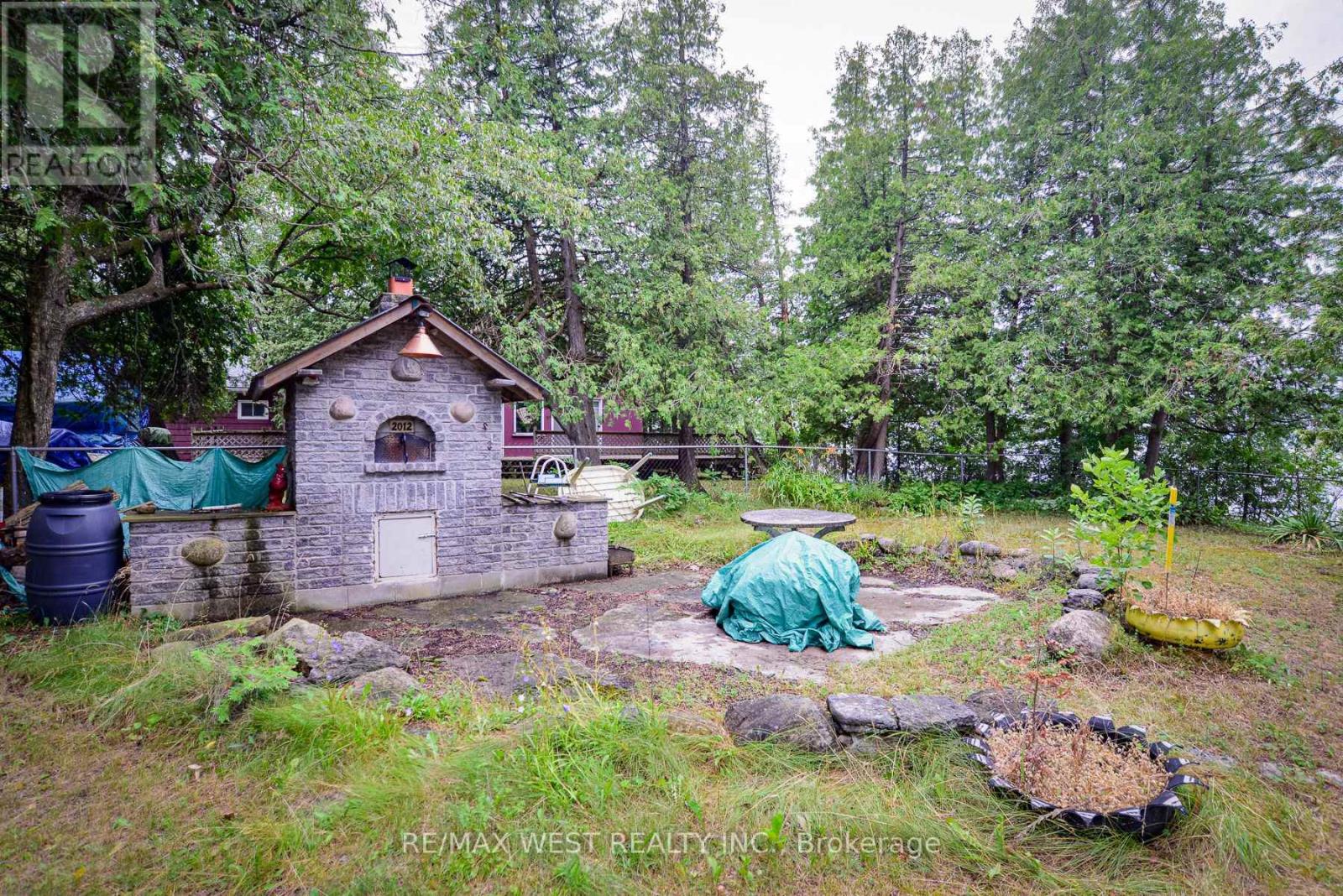 1072 Sylvan Glen Drive Property Photo 6