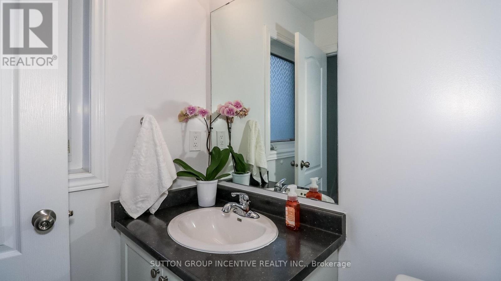 52 Snelgrove Crescent Property Photo 16