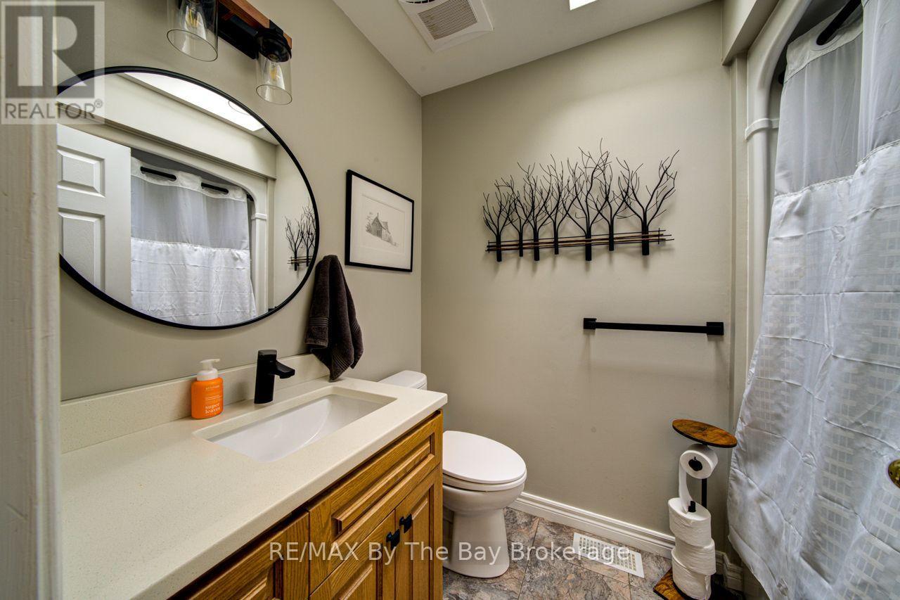 22 Downer Crescent Property Photo 21