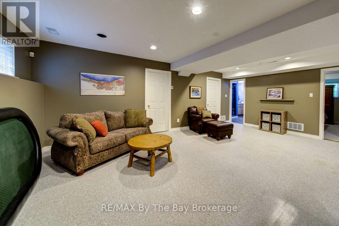 22 Downer Crescent Property Photo 30