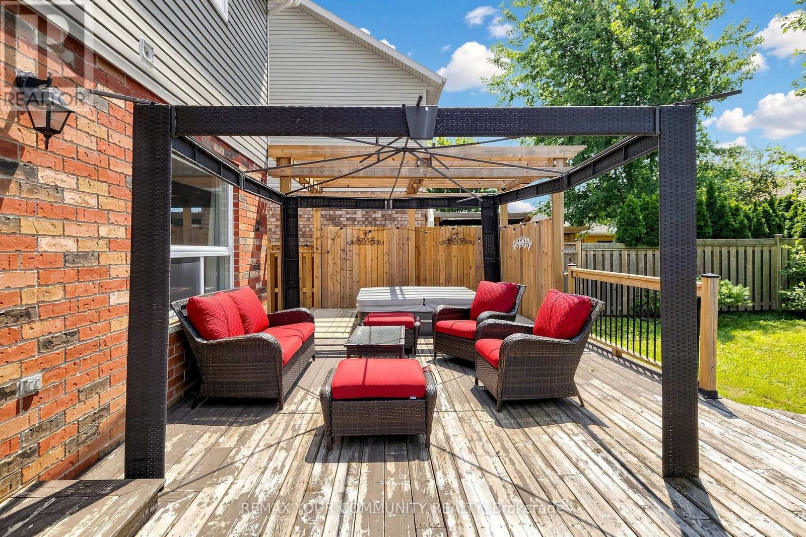 18 Davis Street Property Photo 41