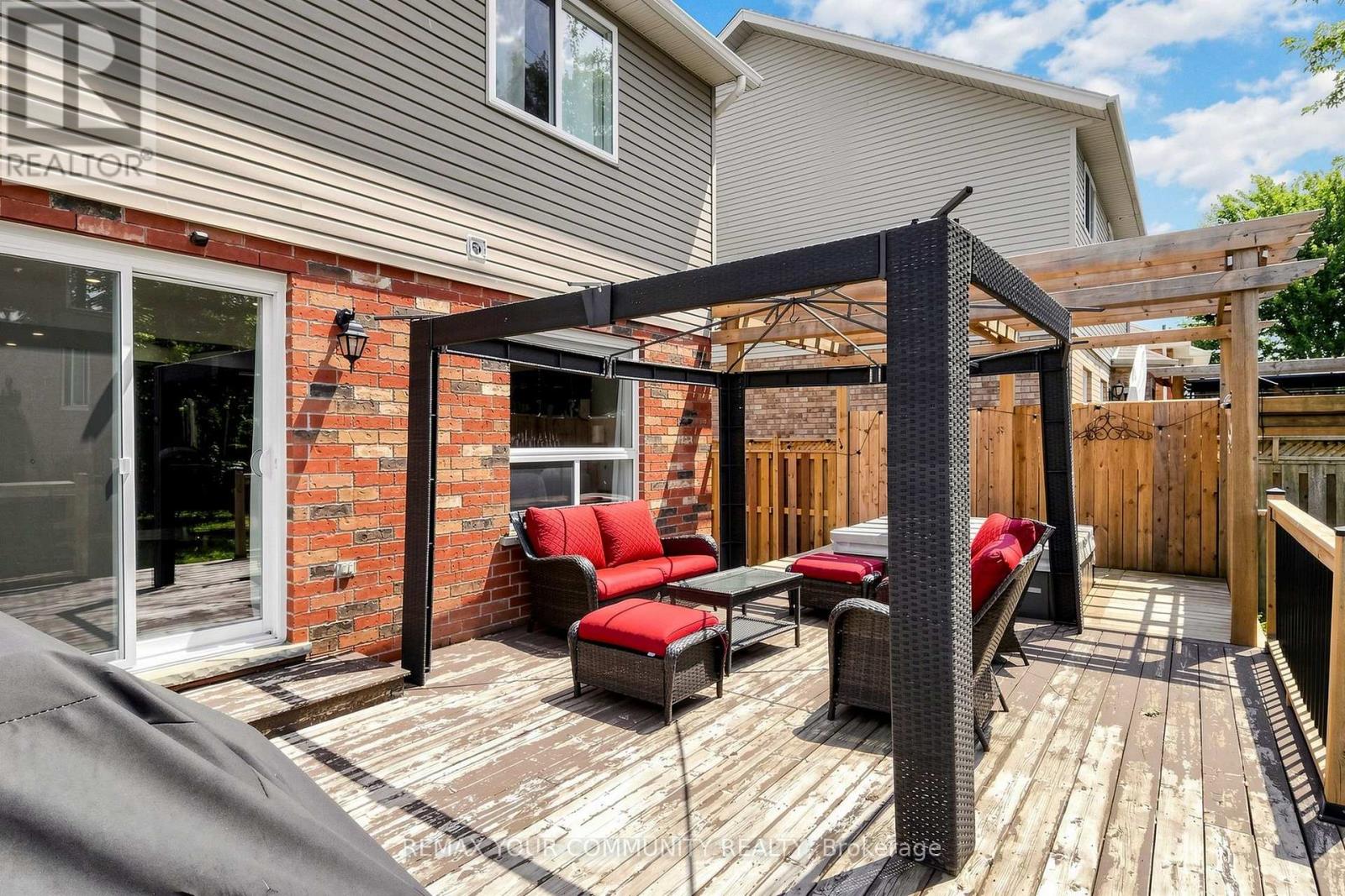18 Davis Street Property Photo 42