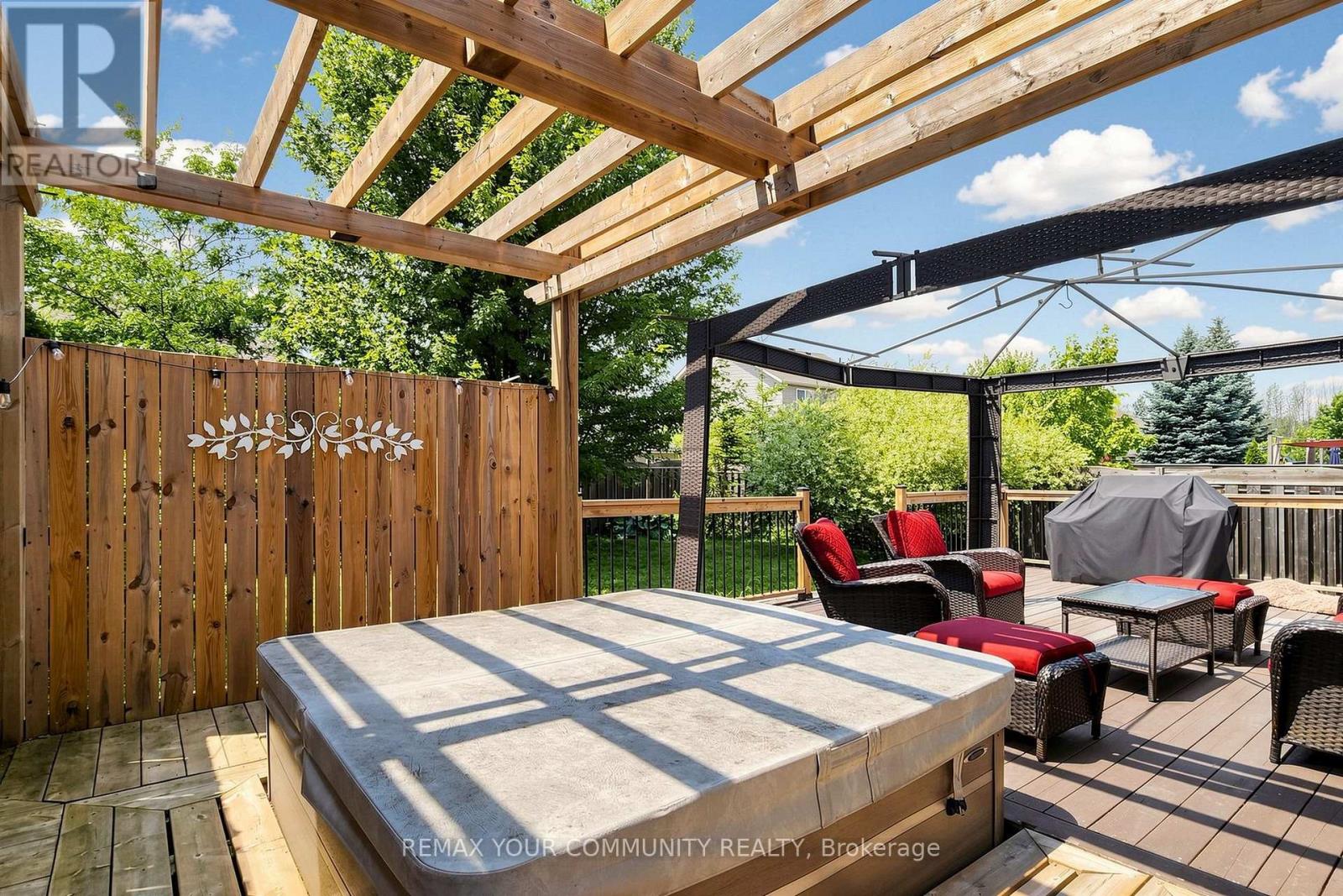 18 Davis Street Property Photo 45
