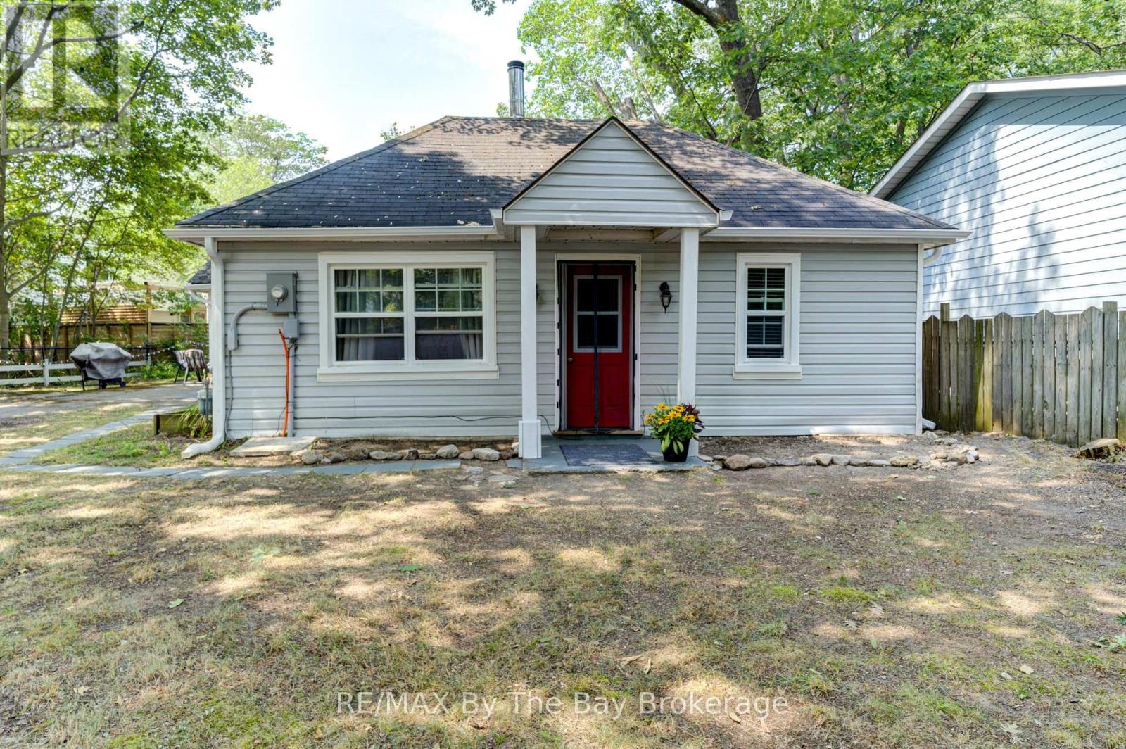 110 24th Street N Property Photo 2