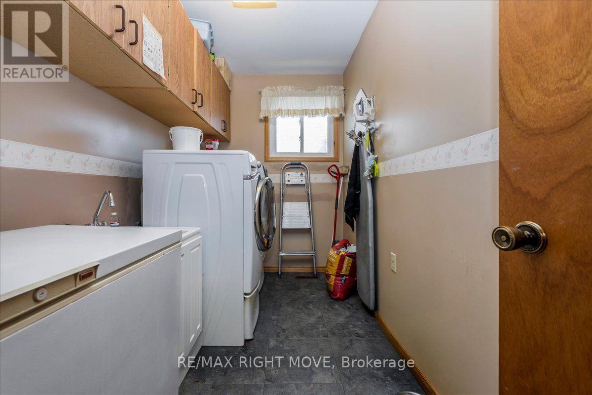 55 Laurentian Lane Property Photo 15