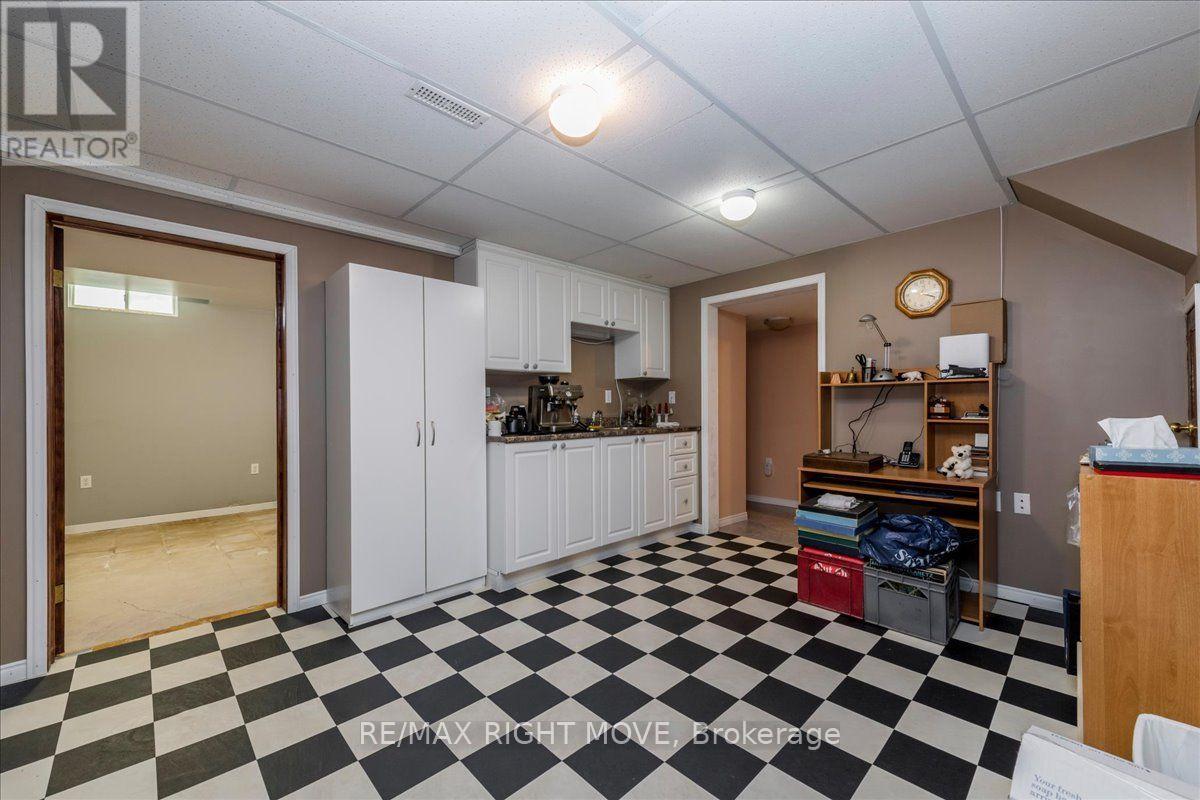 55 Laurentian Lane Property Photo 23