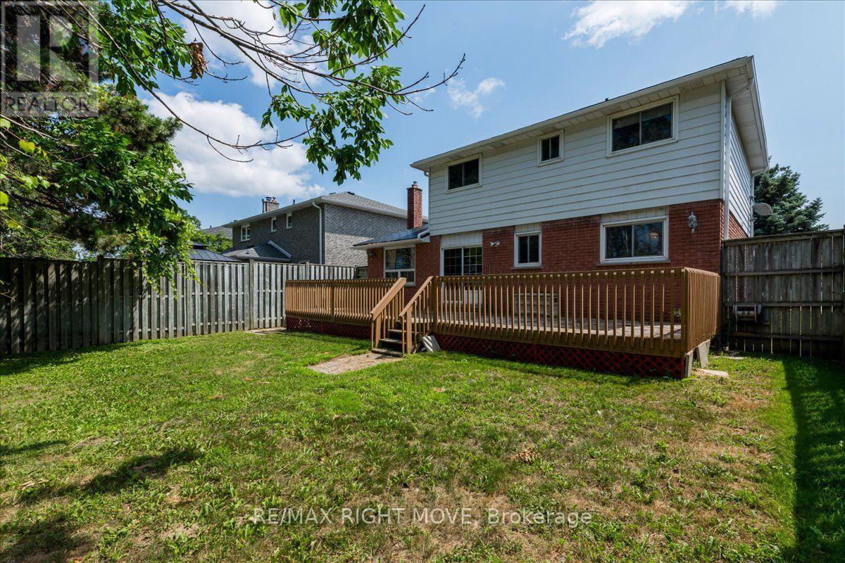 55 Laurentian Lane Property Photo 29