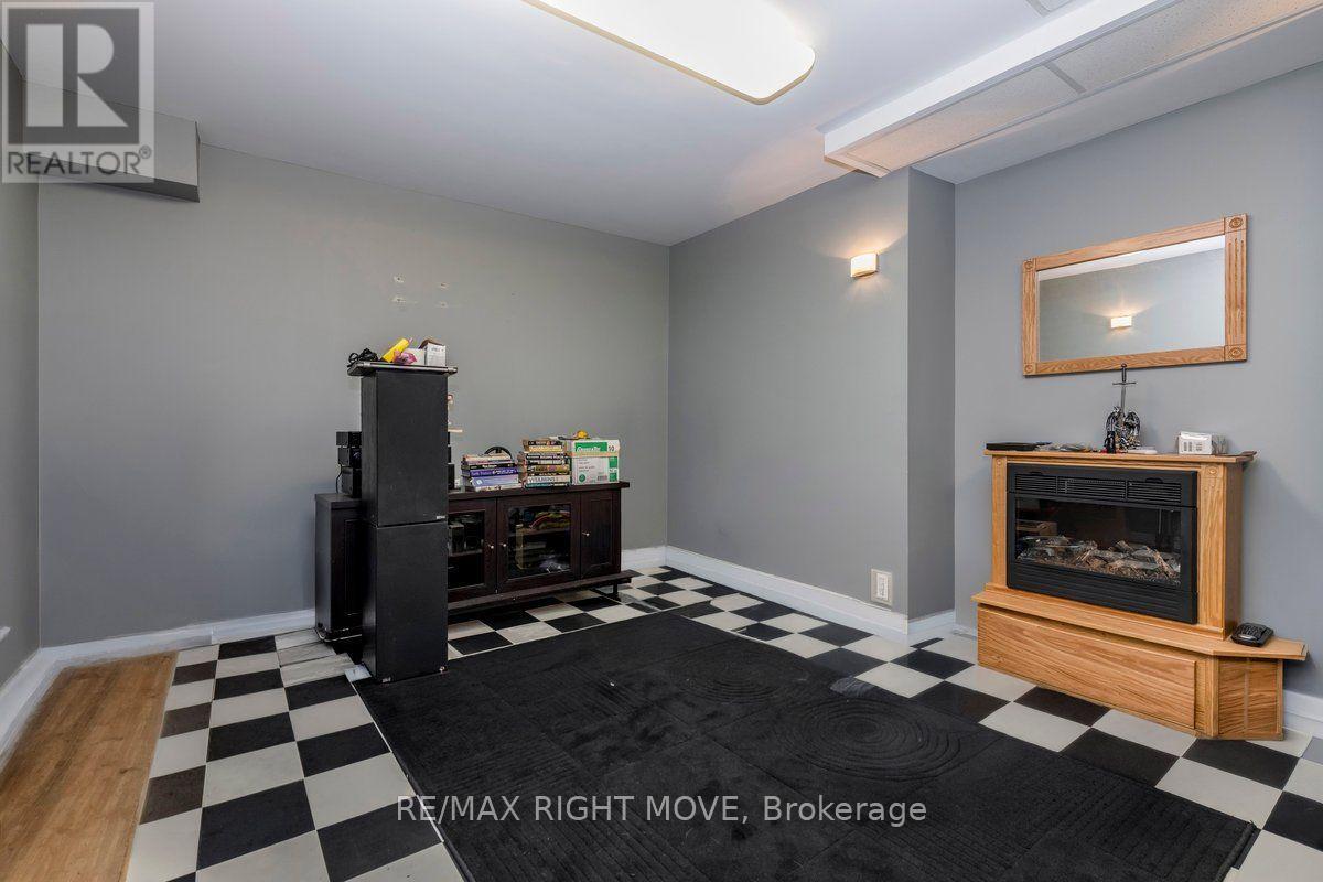 55 Laurentian Lane Property Photo 33